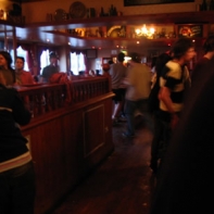 Those a folk drinking in the Queen vic